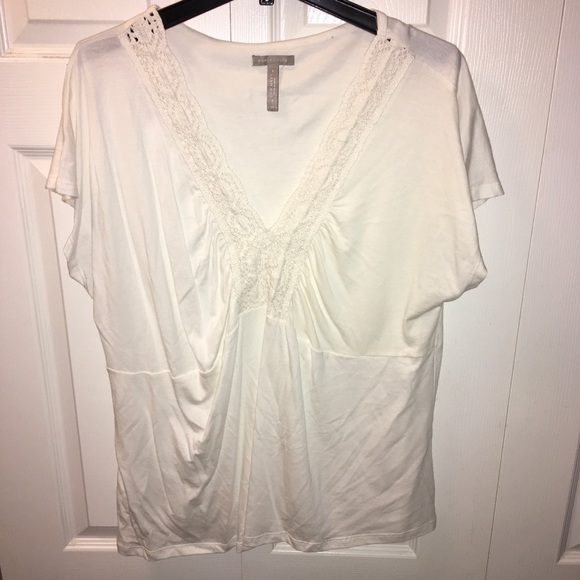 Cream tee with lace v-neck accent - Picture 2 of 2